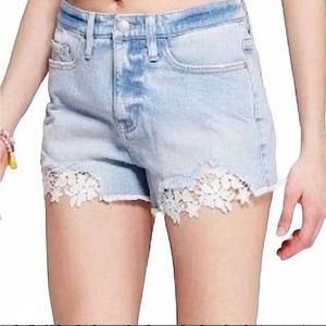 Wild Fable Lace bottom women’s jean shorts Size 4